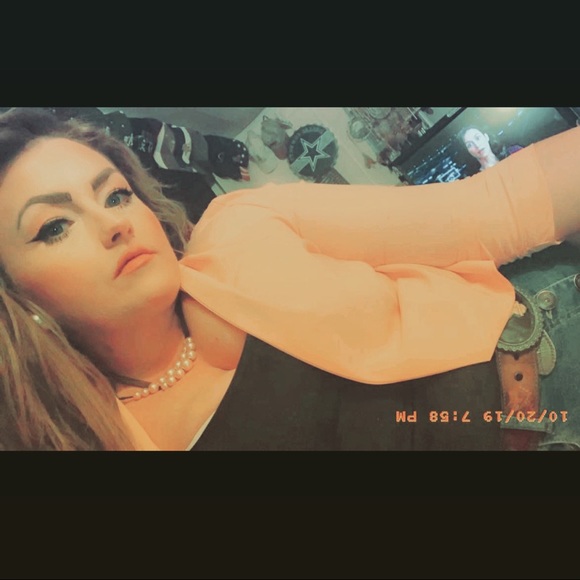 Meet your Posher, Marshae - Picture 3 of 3